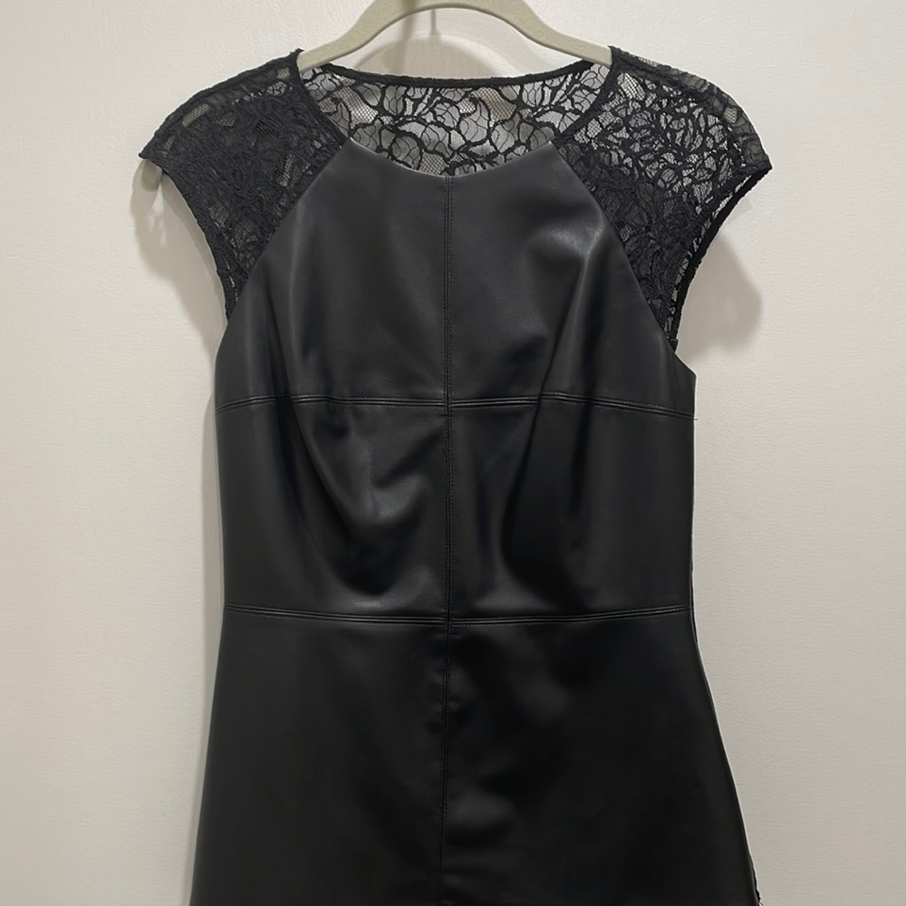 Bailey 44 Faux Leather and Lace Top Sz (S) NWOT‼️